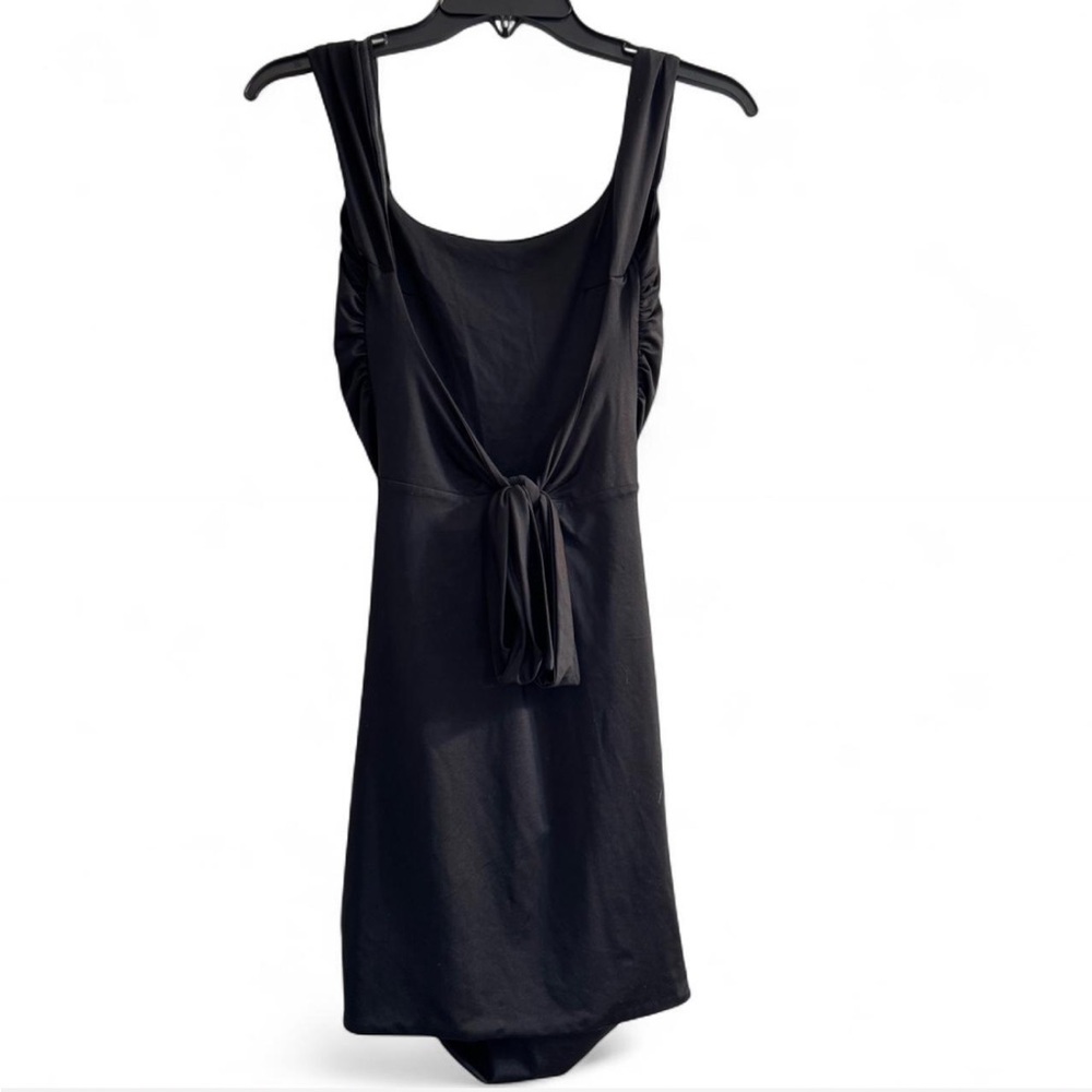Elegant Black Sleeveless Dress